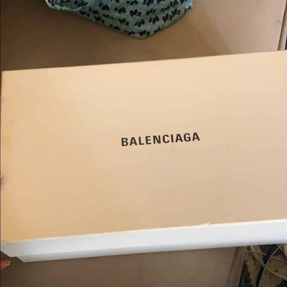 Balenciaga race runner